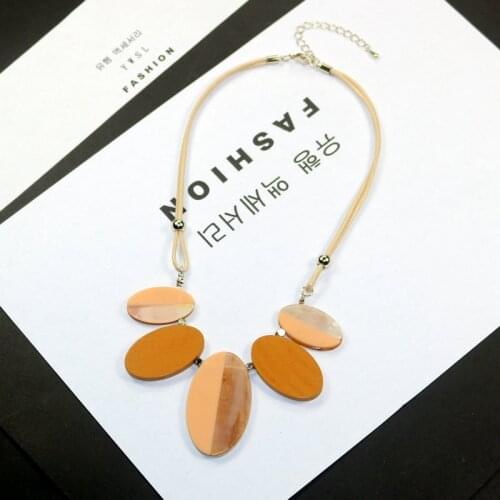 YDGY New Simple Artistic Handicraft Resin Coloured Elliptical Pendant Accessories Decorative Short Necklace Female