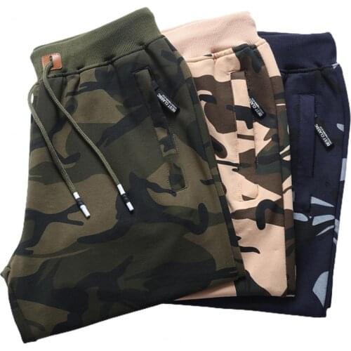 Men Shorts Elastic Waist Camouflage Design Zipper Pockets Casual Classic Fit Summer Beach Shorts for Summer
