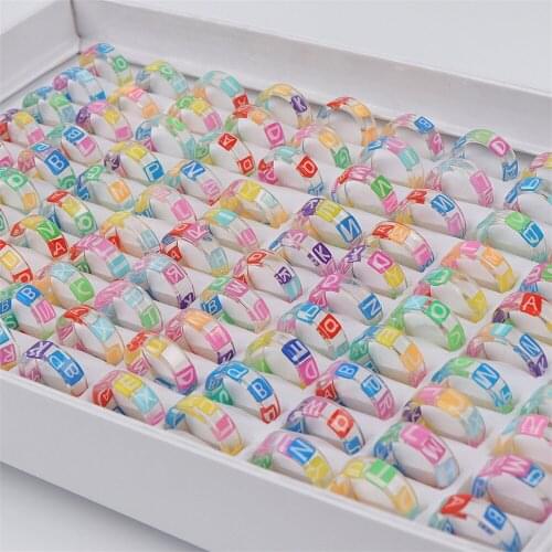 Wholesale 50pcs/lot Fashion Colorful Letter Resin Rings Jewelry For Women Mix Style Party Gifts