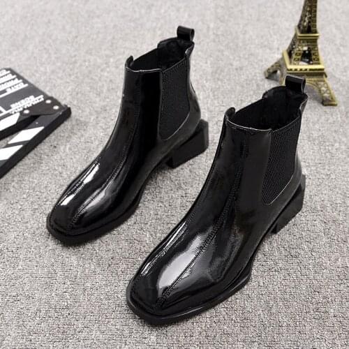 Womens Boots 2020 New square flat and short round English-style Martin boots enamelled with velvet short boots