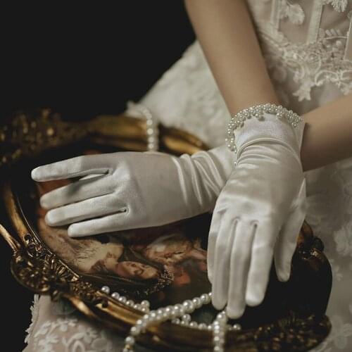 2021 Wedding Gloves Lace Floral Pearl Black Stretch Satin Elegant Wedding Accessories Bridal Gloves