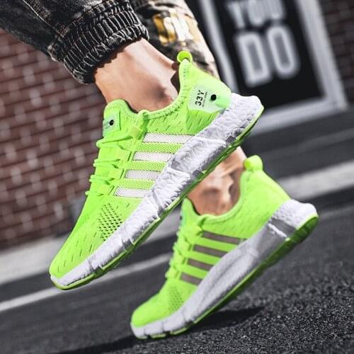 Fashionable lightweight comfortable sports shoes summer mesh breathable casual running shoes low cut mens basketball shoes