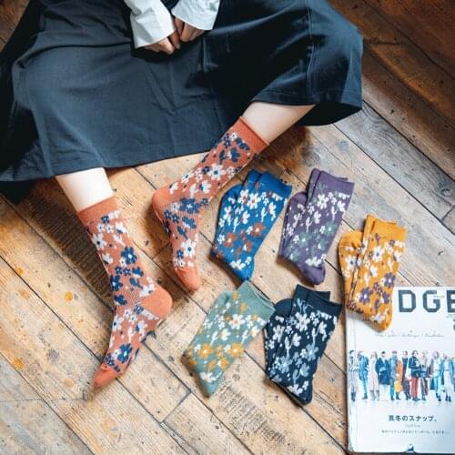 2020 Autumn/winter New Vintage Womens Socks Vintage Double Needle Floral Mori Art Lady Middle Stockings