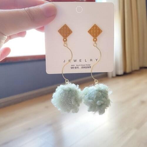 Winter womens hair ball pendant earrings exquisite Geometric Fashion Simple elegant 2021 New Trend Women Jewelry Earrring