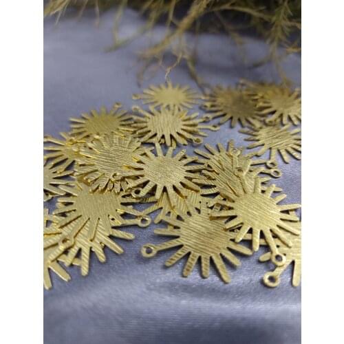 NESLiSH Brass Double Hanging Glossy Sun Flower Small Sun Charm Pendant DIY Bracelet Necklace Accessories