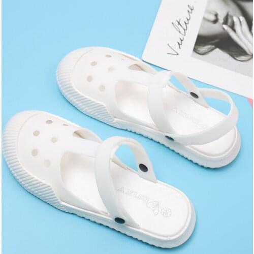 Closed Toe Hole Shoes for Women 2021 Summer New Non-Slip Soft Bottom Waterproof Outdoor Dual-Use White Nurse Beach Shoes for Men