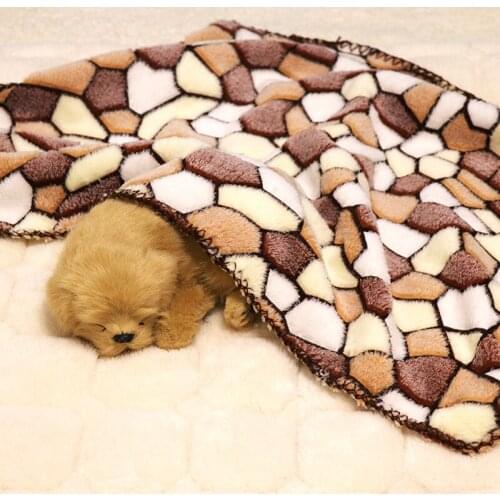 Factory Direct Comfortable Flannel Cute Dog Sleeping Blanket Pet Bed Mat Plush Dog Car Blanket Pet Travel Blanket