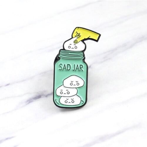 Fashion cartoon sandwich green enamel brooch cotton bottle plush ball badge doctor bottled cotton ball personality brooch badge