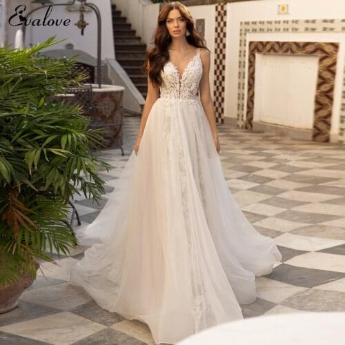 EVALOVE Charming V-Neck Buttons Bride A-Line Wedding Dress Luxury Beading Appliques Brush Train Vintage Bridal Gown Plus Size