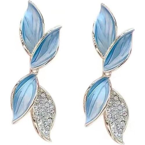 Odakasenjade Stud Earrings