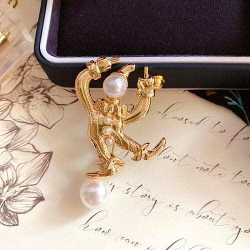 HOSENG Playground Series Happy Clown Golden Pearl Vintage Palace Personality Brooch Women Man Luxury Gift Jewelry Pin HS_8365