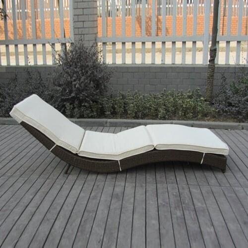 Luxury Rattan Sun Lounger For Living Room / Hotel / Restaurant to sea port by sea