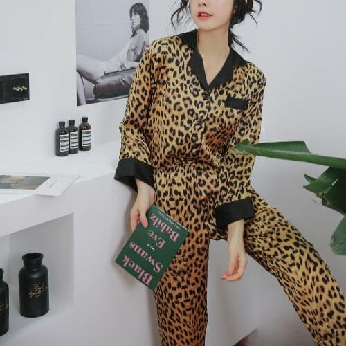 2019 Long Sleeve Pajamas Woman Imitate Real Silk Home Furnishing Serve Suit Leopard Print Sexy Pajamas Ice Silk