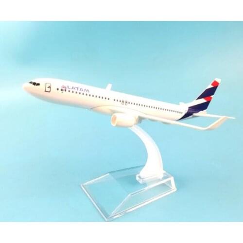 AIRLINER 16CM BOEING737 LATAM AIRWAYS MODEL PLANE MODEL TOYS FOR CHILDREN AIRCRAFT FOR CHRISTMAS TOYS ORNAMENT