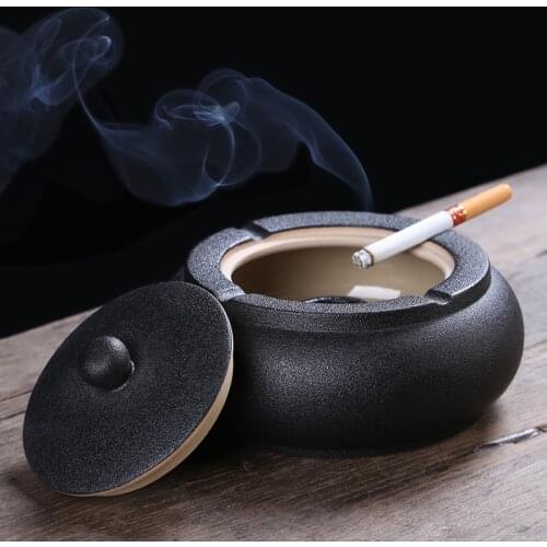 Portable Ceramic Innovative Ashtray With Lid Vintage Style Windproof Indoor Cigarette Ashtray Ash Holder For Bedroom Living Room