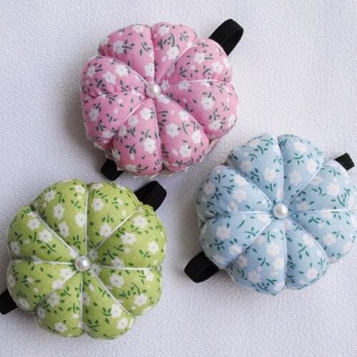 Free shipping 20pcs/lot Elastic Wrist Belt Needle Pin Cushion handmade DIY Handcraft Tool for sewing needlework Pumpkin E99