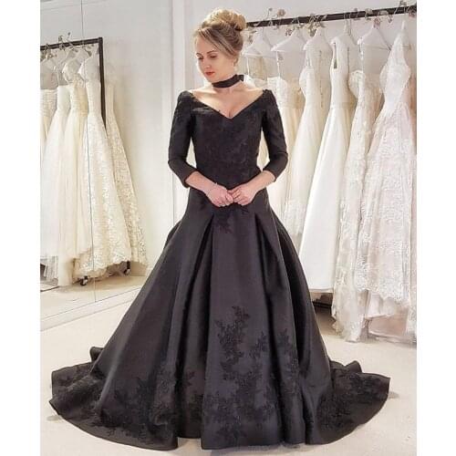 Modern Gothic Black Wedding Dresses V Neck Three Quarter Sleeve Satin Wedding Gowns Appliques Pleat Skirt Backless Bridal Dress
