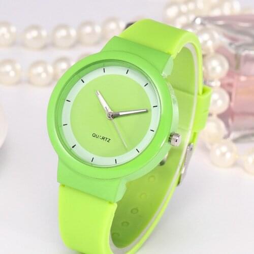 Quartz Watches Woman Casual Silicone Strap Analog Quartz Round Watch Ladies Dress Creative Clock Watches Relojes Mujer Q