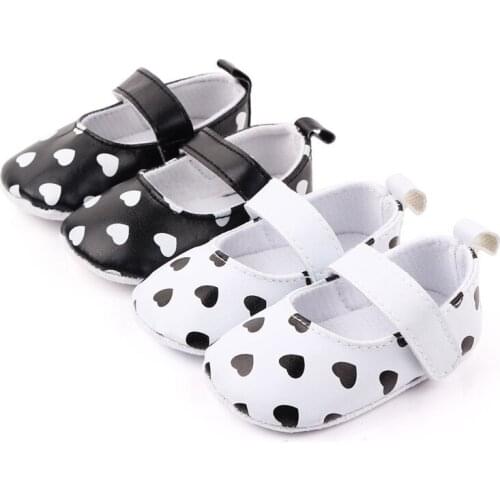Fashion Lovely Heart Baby Girls Shoes Infant PU First Walkers Sapatos Antislip Newborn Crib Shoes