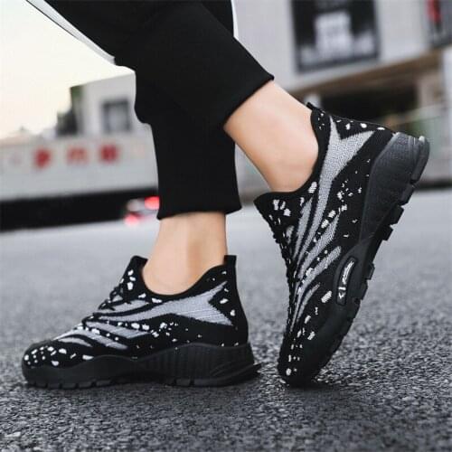 Flying woven breathable trend Korean sports running mesh student youth cool shoes 2021 new mens shoes
