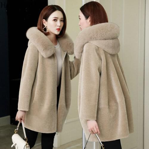 Bronzing granule sheep shearing fur wool coat female long section 2020 new winter fox fur hooded jacket