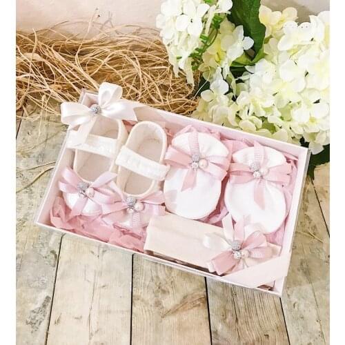 Welcome gift set for newborn baby girl 3 piece gloves headband and shoes