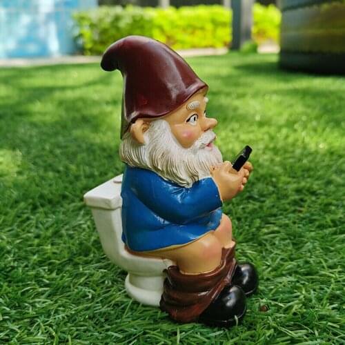 1Pcs Garden Gnome Reading Phone Sitting on The Toilet Funny Dwarf Toilet Statue Mini Resin Dwarf Crafts Desk Home Decoration