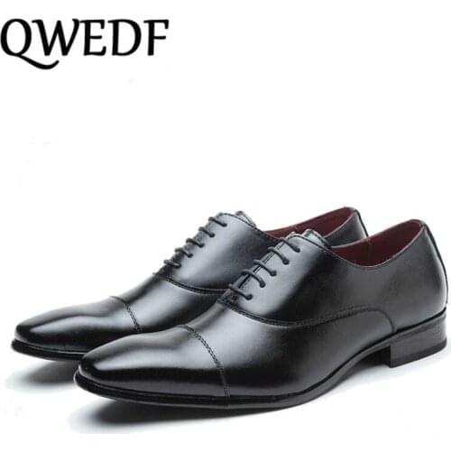 2019 New Patent Leather Shoes Luxury Fashion Business Men Dress Shoes Elegant Office Formal Wedding Basic Men Shoes K1-60