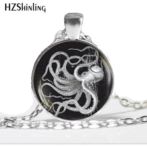 HZ--A537 New Vintage Octopus Necklace Octopus Pendant Glass Animal Jewelry Glass Dome Necklace Vintage HZ1
