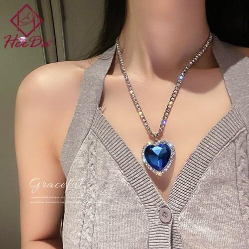 Womens Shiny Blue Crystal Pendant Necklaces Lady Graceful Elegant Rhinestone Short Necklace Dinner Party Wedding Jewelry Female