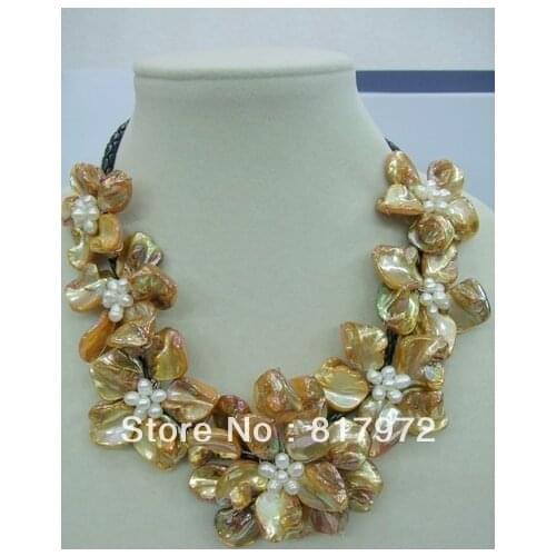 Glamour Woman Handmade shell slice pearl Knit Yellow Beautiful Flower Bib V-neck Chain Necklace Chunky Hide Rope Gift
