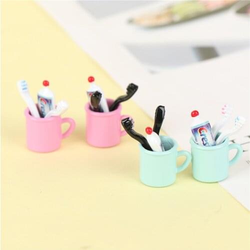 4Pcs/Set 1/12 Doll House Miniature Mini Mouthwash Cup And Toothpaste Toothbrush Set for Dollhouse Bathroom Furniture Decor