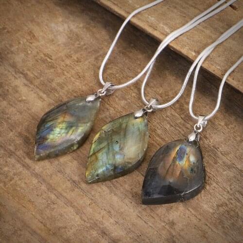 Natural Irregular Labradorite Pendant Necklace for Women Men Moonstone Sunstone Pendant Yoga Jewelry