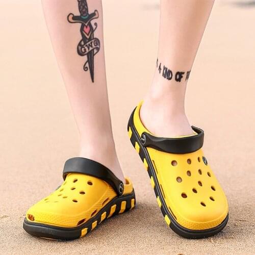 2021 Summer Hot Sale Cheap Clogs Shoes Men Yellow Beach Sandals Men Casual Outdoor Slip On Mens Garden Sandals sandalias hombre