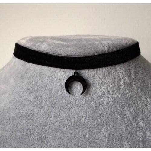 New Gothic Black Crescent Moon Choker Necklace Grunge Black Velvet Gorgeous Jewelry Gorgeous Women Pendant Gift Statement