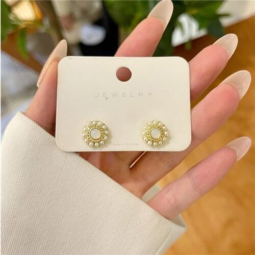 Simple New Simulated-pearls Vintage Clip on Earrings Women Cute White Earrings