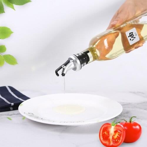 Oil Spout Oil Bottle Plug Pour Mouth Wine Stopper Soy Sauce Vinegar Bottle Plug Oiler Kitchen Supplies
