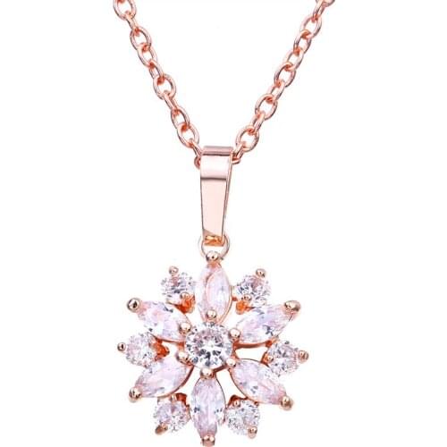 Bettyue Brand Fashion Charm Flower Shape Cubic Zircon Two Colors Jewelry Pendant Necklaces For Woman Wedding Party Gifts