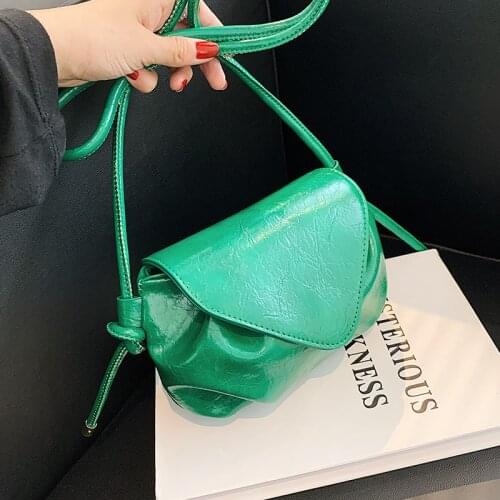 Vintage Flap Bucket bag 2021 Fashion New High-quality PU Leather Womens Designer Handbag Pleated Shoulder Messenger Bag Purses