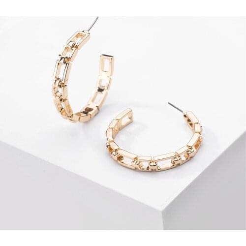 2020 New C shape Hollow out circle Metal chain Stud Earring for Girl