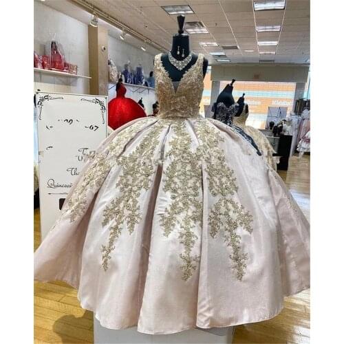 Custom Made Pearl Pink Ball Gown Quinceanera Dresses V Neck Appliques Lace Prom Party Gowns for Girls 15 Years Crost Back