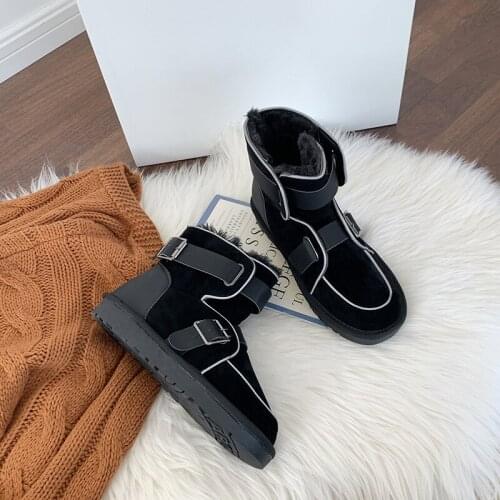 2021 Winter Thick Womens Boots New Belt Buckle Motorcycle Boots Snow Boots Childrens Sheepskin Wool One Warm Woolen Shoes