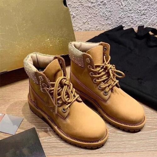 Eveline Nunes Fashion Footwear