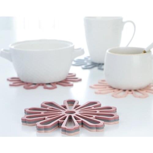 1 Pcs Silicone Dining Table Placemat Coaster Kitchen Accessories Mat Cup Bar Mug Cartoon Animal Owl Minions Drink Pads