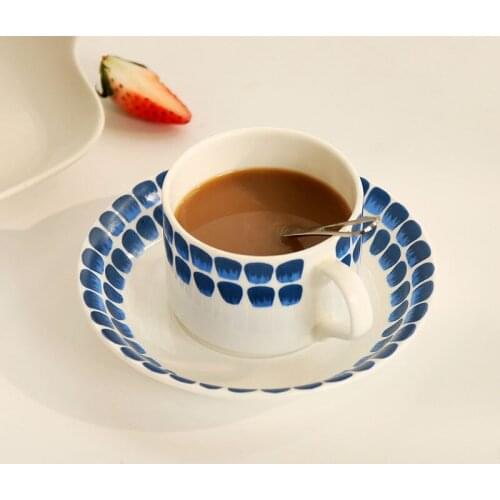 England Style afternoon tea bone china cup saucer blue print ceramic coffee cups with handgrip on-glazed red tea cup 2pcs/set