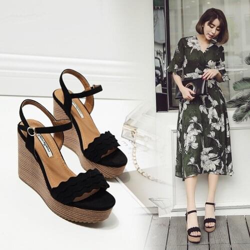 Summer new fashion wild thick-soled muffin sandals trend waterproof platform buckle high-heeled sandals