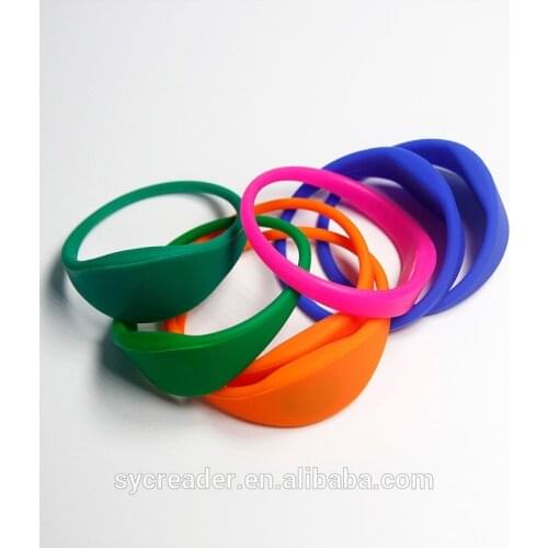 Customize silicone RFID 125khz smart wristbands bracelets for member management