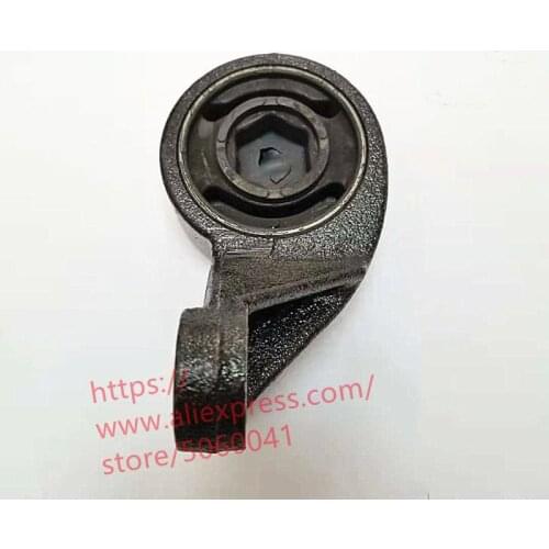 Front lower arm lower support arm bushing for SAIC ROEWE 550 750 MG7 MG6 left side right side rubber sleeve bracket