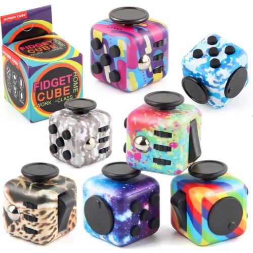 Decor Game Dice Magic Trick Roller Toy Dice Rainbow Color Decompression Dice Colors Antistress Cube Dobbelstenen Gift HX50TZ