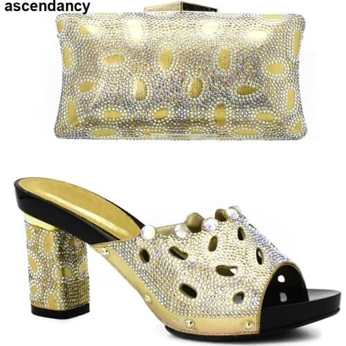 Latest Gold Color Women Shoes and Bag Set In Italy Nigerian Party Shoe and Bag Sets Decorated with Rhinestone Shoes and Bag Set